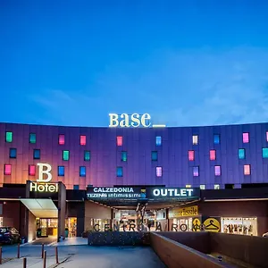 **** فندق Base إيطاليا