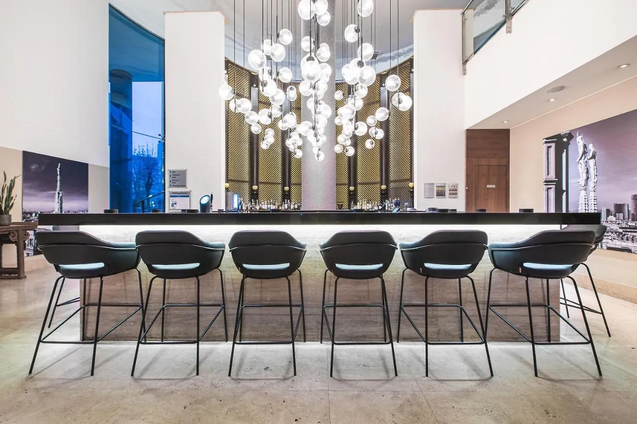 Radisson Blu Hotel Mailand 4*,